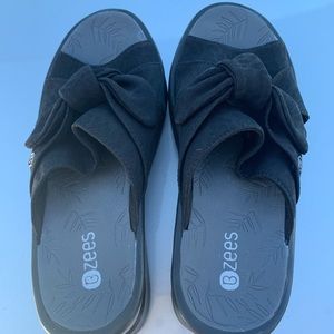 Cute black suede sandals size 8 worn once